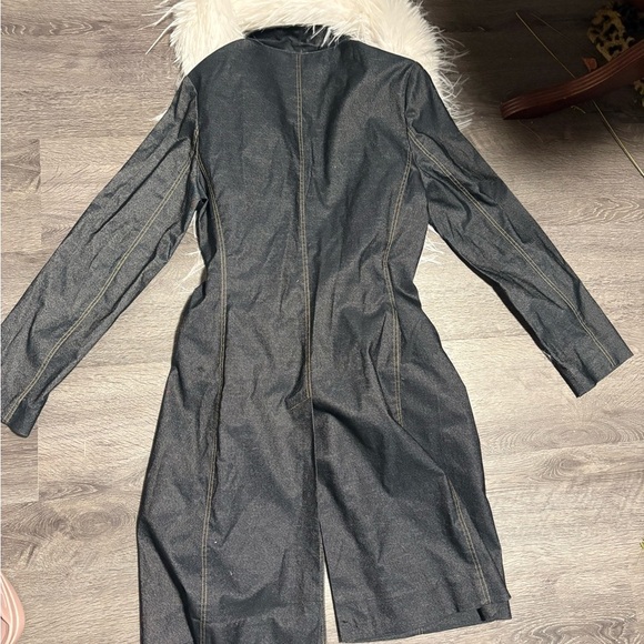 Stylish Black Denim coat with Faux Fur Collar - Picture 6 of 7